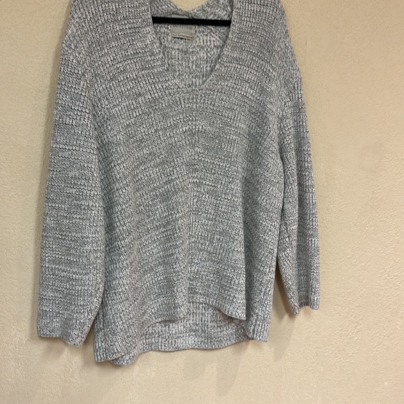 Urban Outfitters womans Victoria Oversized V Neck Sweater Size Medium - Picture 3 of 7